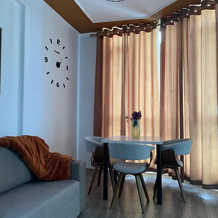 Square 21 Apartment