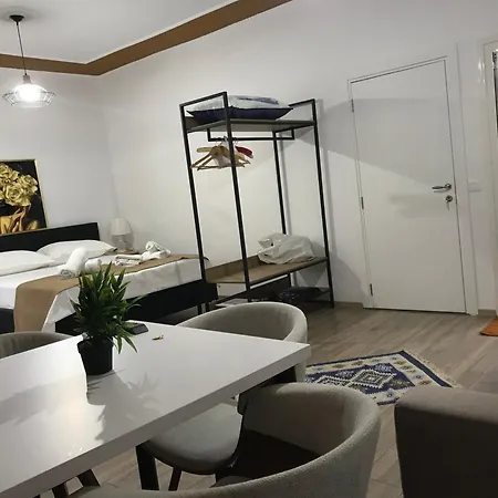 Apartmán Square 21 *